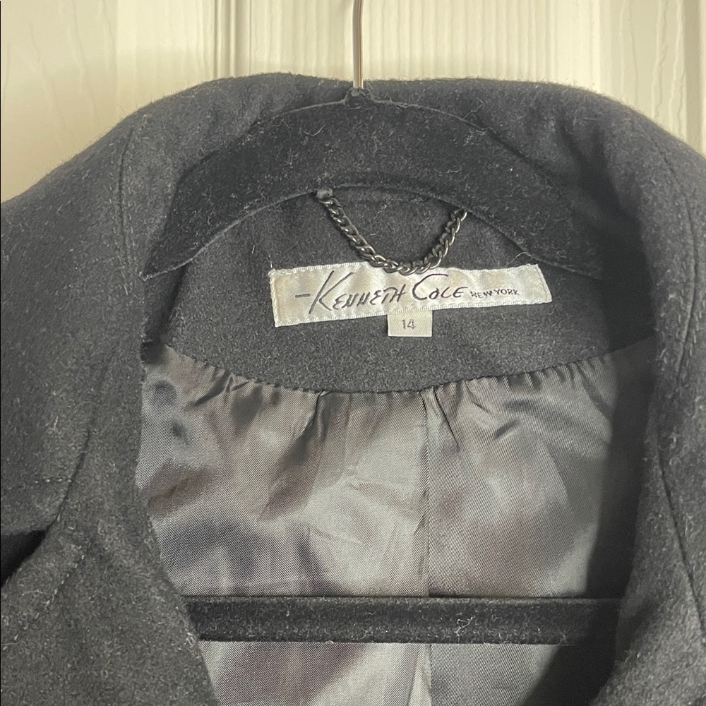 Kenneth Cole Elegant Black Double-Breasted Women's Coat - Picture 3 of 6